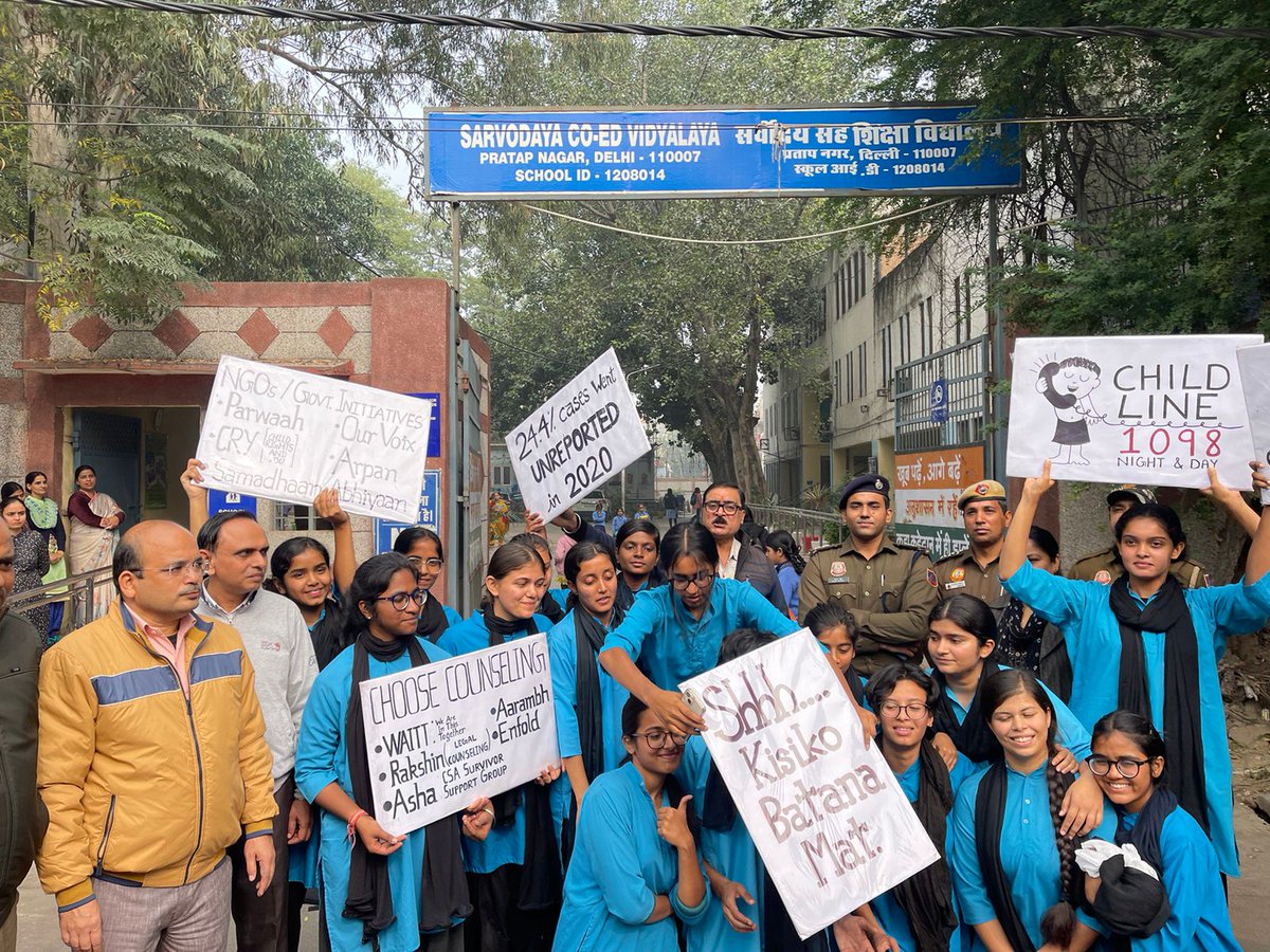 We thank the Awesomely talented students of #DelhiUniversity who  joined us to spread awareness regarding Child Sexual Abuse. The #NukkadNatak held in Gulabi Bagh area was informative and helpful.

Also, our trainee officer ACP Kamal Sharma led the initiative. Kudos to him!