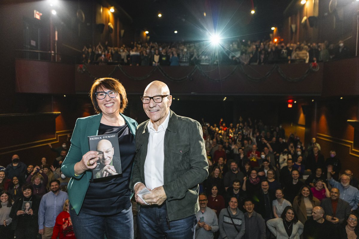 Patrick Stewart (@sirpatstew) on Twitter photo I had a great time in Toronto as part of my #MakingItSo book tour 🇨🇦📚 Thank you to the fantastic audience at the event and to <a href="/JoSchneller/">Johanna Schneller</a> for moderating — it was pleasure for me to be there! <a href="/HotDocsCinema/">Hot Docs Cinema</a>
📸: @StudioGabe I had a great time in Toronto as part of my #MakingItSo book tour 🇨🇦📚 Thank you to the fantastic audience at the event and to <a href="/JoSchneller/">Johanna Schneller</a> for moderating — it was pleasure for me to be there! <a href="/HotDocsCinema/">Hot Docs Cinema</a>
📸: @StudioGabe
