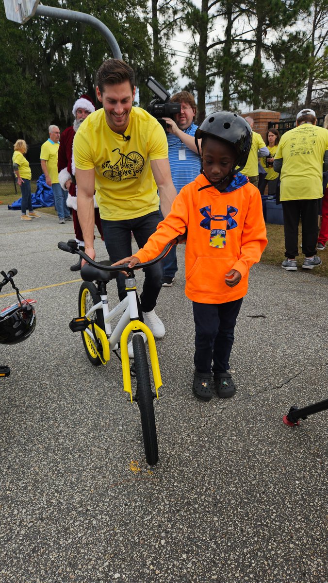 WBGoodwinGators's tweet photo. Every scholar at Goodwin is getting a new bike!  The big reveal was this morning and our students are very excited!  Going Places founder, Katie Blomquist, revealed the bikes to the students, and now the parents are lined up to pick them up.  Thank you!!!!! https://t.co/6vTDM0g8OB