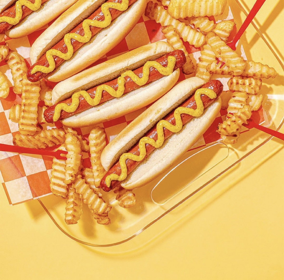 The holidays mean the whole family is in town - nothing a Nathan’s Famous kit from @goldbelly can’t handle! Order now and have Nathan’s for everyone at home! Order now: bit.ly/3HBFUbY #goldbelly #hotdog #familystyle #dinnerideas #holidayseason #holidayeats