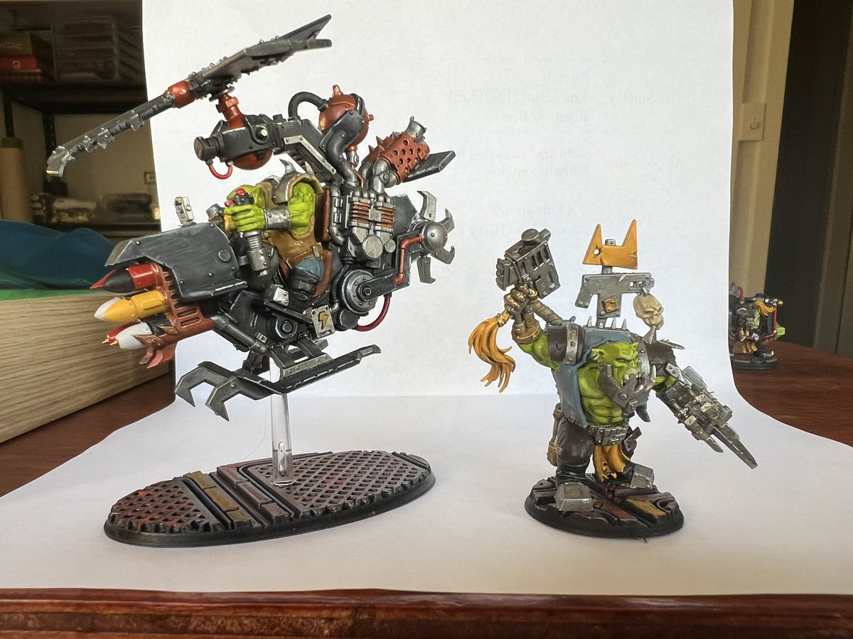 RogerAbbott20's tweet photo. Took far too long to paint these Orks for #OPR #Onepagerules but really happy with the end result. Bases are 3d printed fdm and help with the overall effect. https://t.co/VCL6fIP9Z0