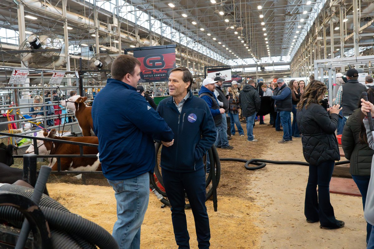 ChambersForIN's tweet image. Had a great time chatting with Hoosier farmers and ranchers at the @INBeef Hoosier Beef Congress this past weekend. 

As the former chairman of the @IndyStateFair, it's always good to be back on the grounds!

#TeamBrad #Indiana