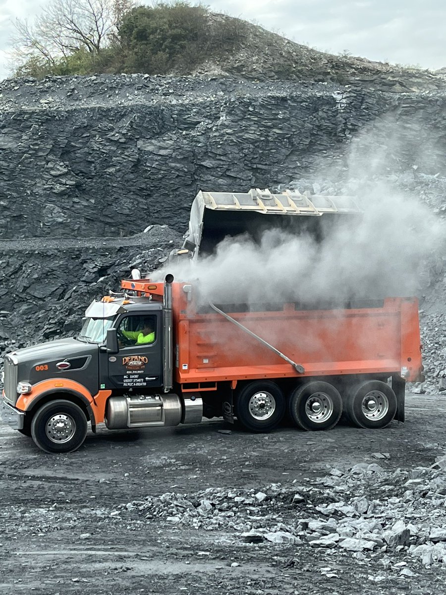 dcsnowworks's tweet image. Happy Monday! #triaxle #SmallBusiness