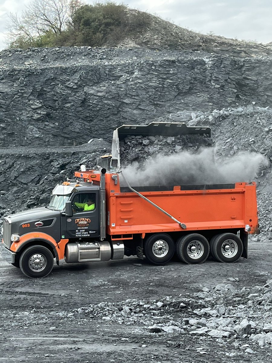 dcsnowworks's tweet image. Happy Monday! #triaxle #SmallBusiness