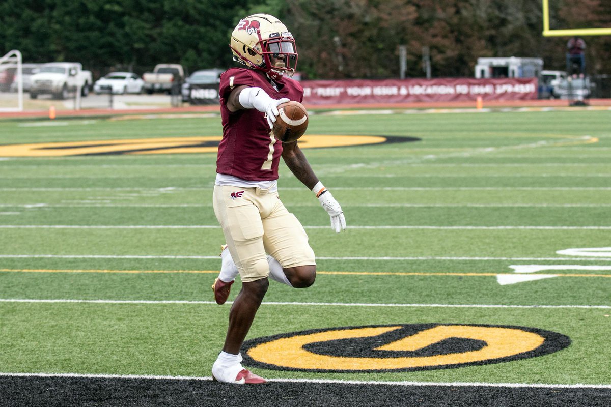 #AGTG After a Great talk with @BryanNewhouse10 I am extremely blessed to receive my 3rd offer from Erskine College!!! @FleetFB @shapboyd @FMHSFB23 @dennisstokes2 @coachmcneely