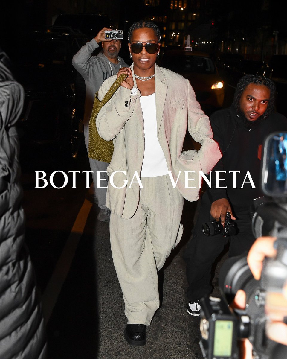 StreetFashion01's tweet photo. https://t.co/Cp7tS0FB0p