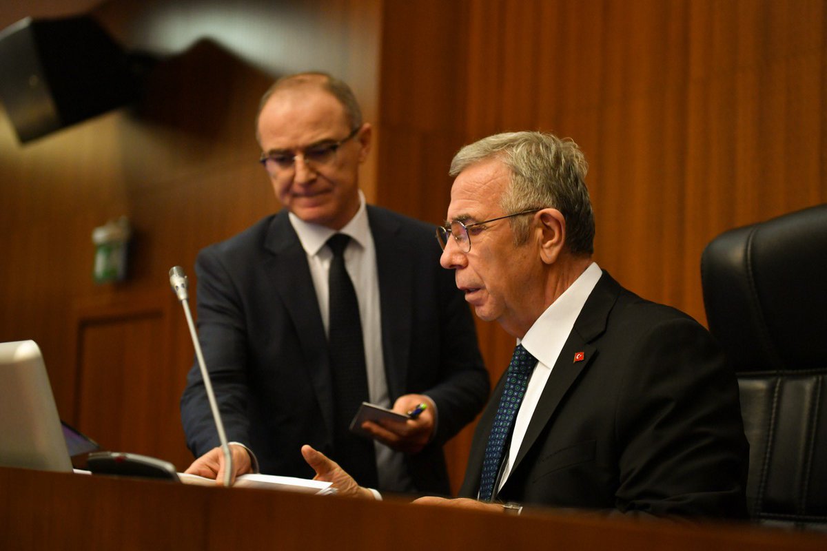 Mansur Yavaş siyaset üstüdür dedik. Aday çıkarmak ile ak partiye çalışmak aynı şey olacak dedik. Anlatamadık. O yüzden iyi parti ile hiç bir bağım kalmadığını belirtmek istiyorum.
Ankara'da aday da belli, başkan da belli. Yanındayım Mansur Yavaş! <a href="/mansuryavas06/">Mansur Yavaş</a>