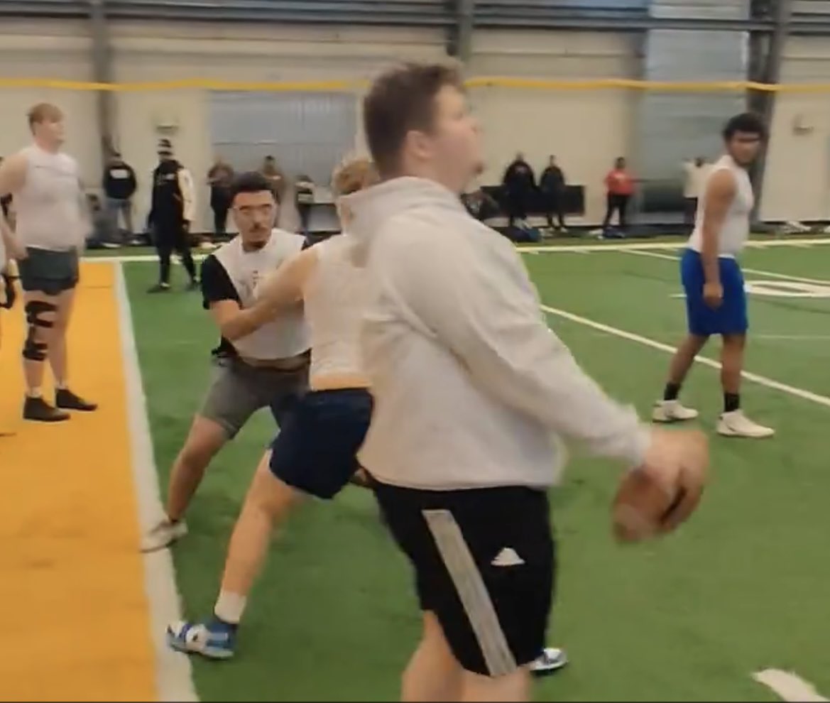 So happy that <a href="/LandonCarson11/">Coach (Landon) Carson</a>
 was blessed with the opportunity to help coach HS athletes at the Six Star Kickoff 24 Showcase camp at Missouri Western yeaterday!  So proud of him for following his passion to help other athletes reach their goals and potential!  #6starfootballMO