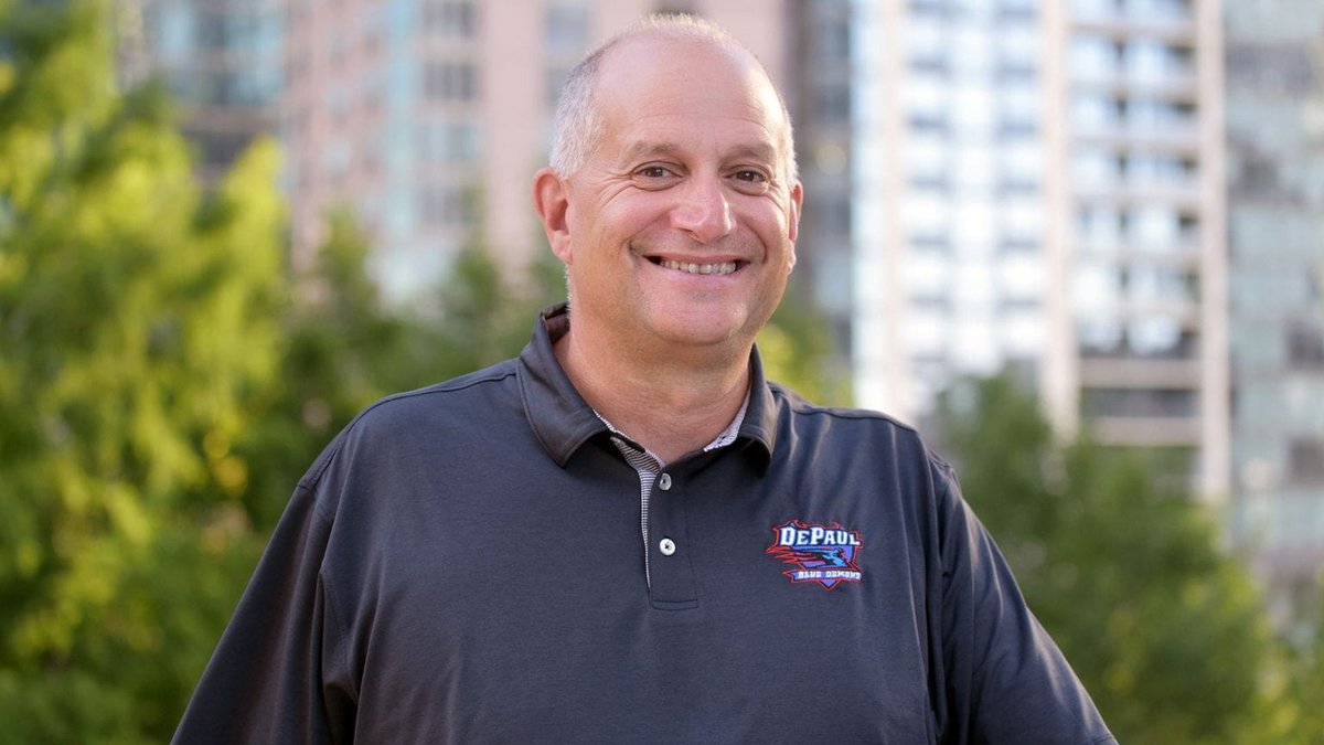 DePaulU's tweet photo. “What I like about teaching,” says Andy Clark, director of the sports business program in @DePaulBusiness, “is being a connector: connecting experts to our students, so they can learn how their skills apply to the workplace.” Read more: https://t.co/K5ViAzmHBh https://t.co/mOyrhStjcB