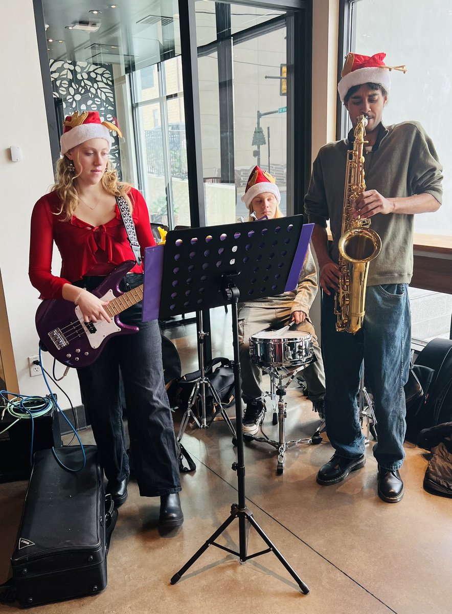 Sharing Holiday Cheer with our Neighborhood

The Charter Arts Music Department will give back to our Southside community with some special holiday outreach performances over the next few weeks.