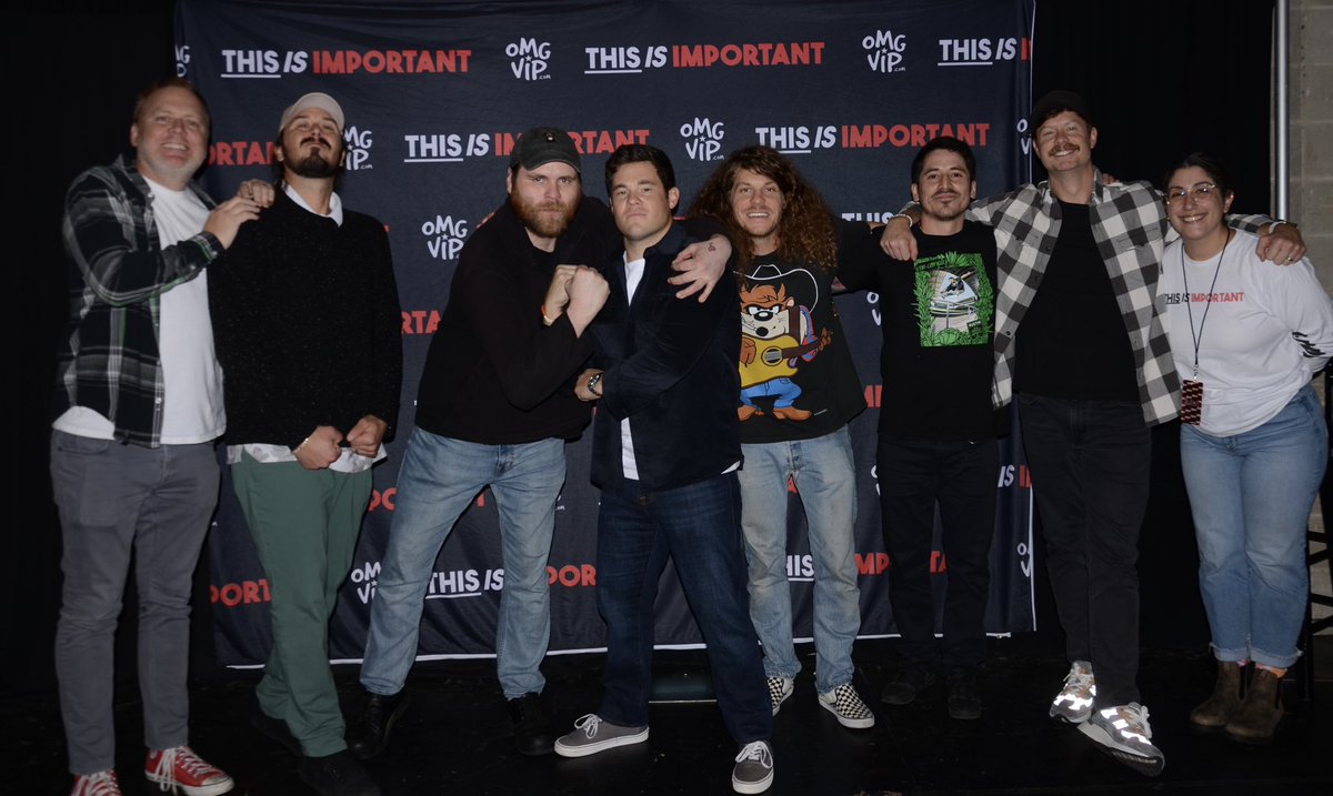 flyalienboy's tweet photo. @podimportant @ADAMDEVINE @UncleBlazer @kylenewacheck @ders808 thank u for that straight esoteric performance 

@annahossnieh thank u for sending it, yes points! 

@isaachorne even though u didn't show us your nipples, i still love you 

#thisisimportant #riverwalk #purplemagic https://t.co/35tLMpjcZU