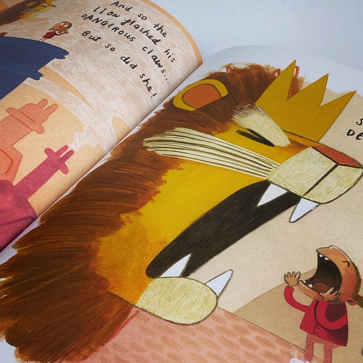 bookgiftblogger's tweet photo. From one our fave author/illustrators comes #KingLion by @EmmaYarlett A story of friendship and bravery. When King Lion tries to befriend people they just run away. He roars with sadness into the night. Until one day a little girl hears him and decides to do something very brave https://t.co/iBiGP1w0UH