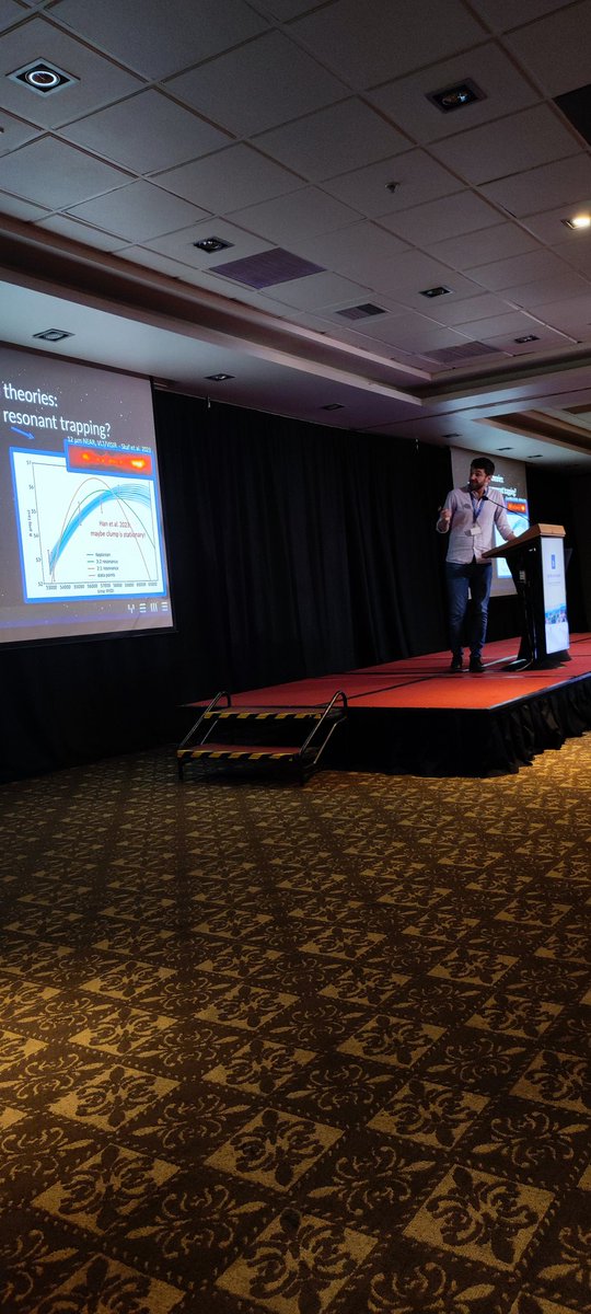 astroCIRAS's tweet image. Nuestro investigador @jamesmiley73 presentando un resumen de 10 años de observaciones @ALMAObs_esp del sistema exoplanetario joven Beta Pictoris! Conferencia #alma10years en Puerto Varas.

#MilenioYEMS #CentrosANID