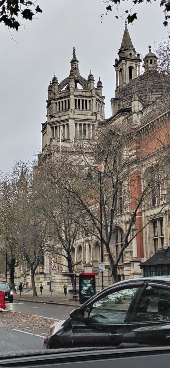 Byebye London! Hello Bath! We stopped at Stonehenge on the way to our lodgings. It almost didn't look real, it was crazy! Also. I hate these lousy European door locks. They suck and are super finicky
Dad: "If I weren't here, how would you get in?"
Me: "Dynamite."