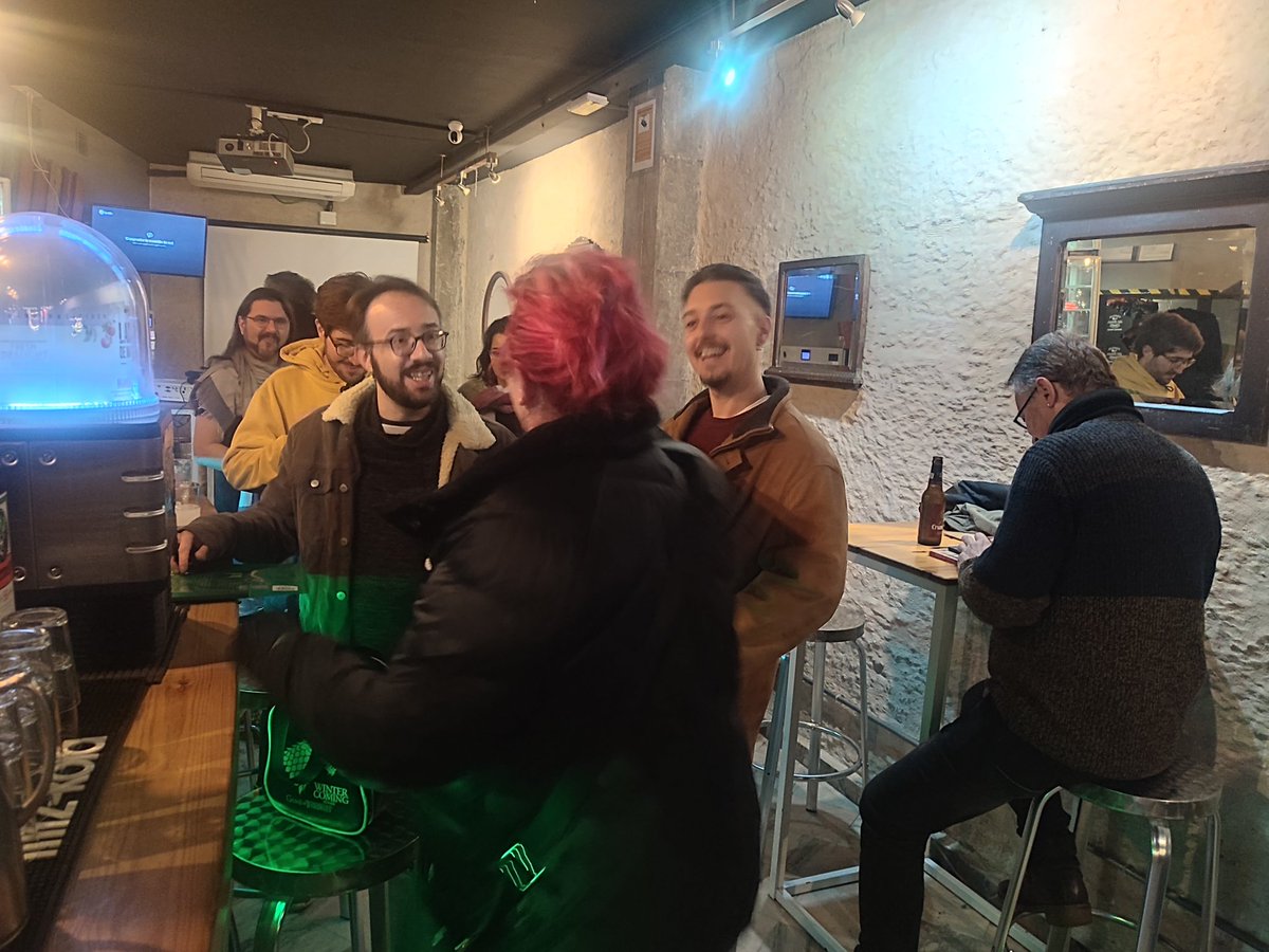 Casi, casi listos para #CienciaBulebar. ¡Aun llegas y la noche se ha quedado estupenda!