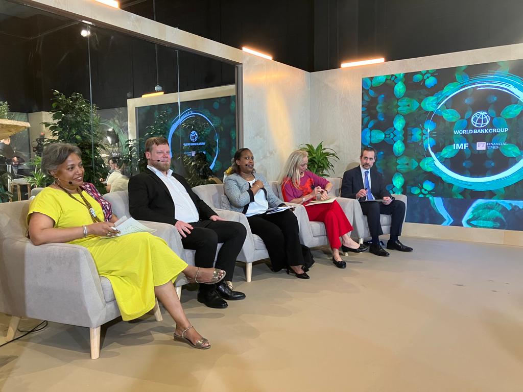 Scaling Climate Finance Through Innovative Capital Markets Solutions was one of @WorldBank panels of discussion over the weekend at #COP28 

@KittyvdHeijden @unicef @Familiar_BM @RDBRwanda @Ksayinzoga @AlexiaLatortue @AxelVT_WB discussed how to reduce poverty on a #LivablePlanet.