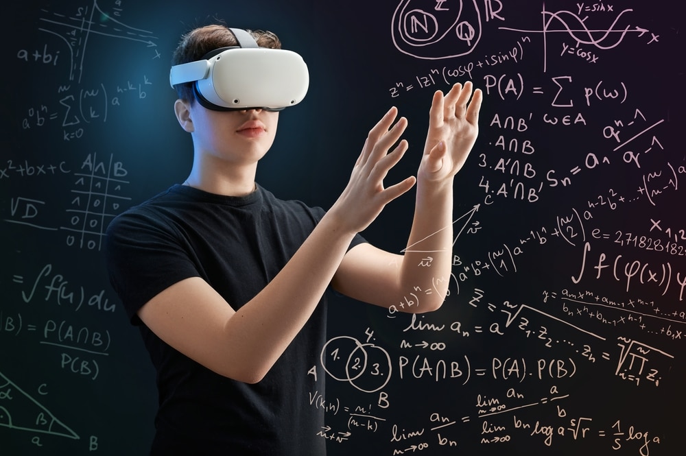 We are hiring! We are looking for Marketing &amp; Sales Assistant to join our exciting start-up venture, utilising Virtual Reality in education. 

👇More info 👇
campus-xr.com/2023/11/27/mar…

#job #vacancy #vr #xr #education
