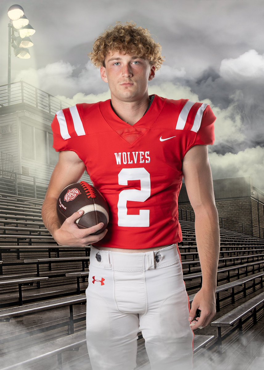 🐺🔴🏈🏅Congrats <a href="/Seth17Knapp/">Seth</a> for being named 2A-4 First Team All-District Defensive Back‼️#DavisWolves #EAT #WTD