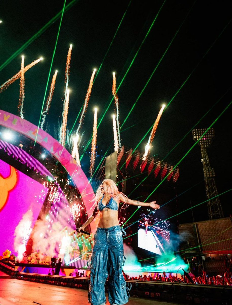 AcoustyleComm's tweet photo. Wishing we could relive #MSBFest over and over again. #TBT 💕✨
What was your favorite part of @KarolG's two-day festival? #KarolG #LaBichota 🌸 https://t.co/x9EJAZcpI7