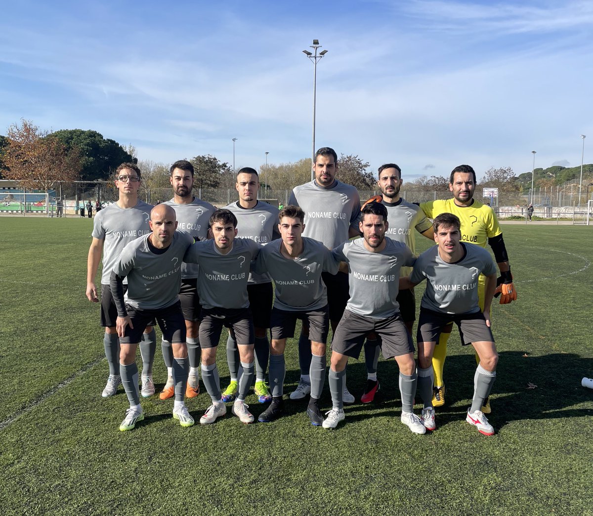 Nonameclub_eth's tweet photo. Cambiamos de sitio de jugar 🏟️de jugadores ⚽️ incluso de pantalones 🩳

Pero no cambiamos la dinámica positiva📈 otros +3️⃣😎

#NONAMECLUB https://t.co/nLmnWYW1BA