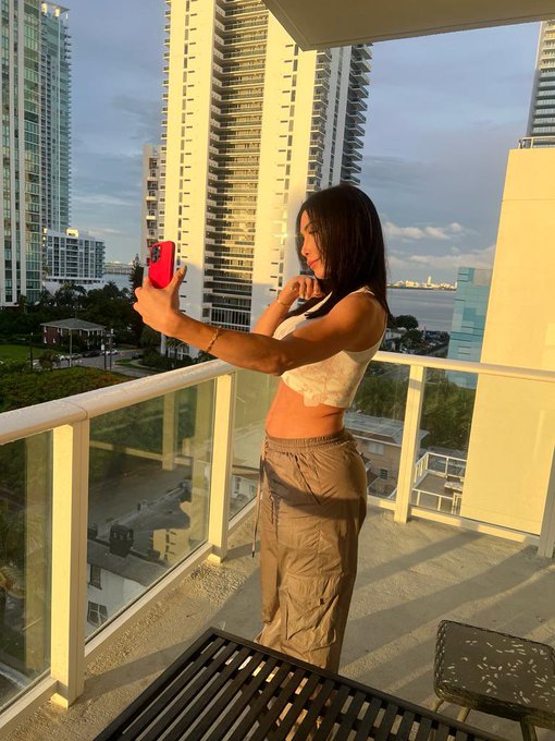 Miami 😍 https://t.co/KBXNCC4hT0<a href="/tag/nuevafotodeperfil"class="tags"><span>#nuevafotodeperfil</span></a>