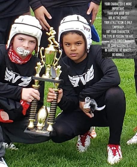 Diontaye8's tweet photo. Quick S/O to my teams and Coaches…We up! @itsme_adc @TFordFSP @J_Thompson15 @WFAmillcreek @coachcroninamhs @CoachJordanSC @Ajacks253 @browncaleb22 @BrandonHuffman @RealMG96 @Murdock_02 #AGTG #GoWildcats #TeamETA #TeamFSP #GoViks https://t.co/aiUHj73891