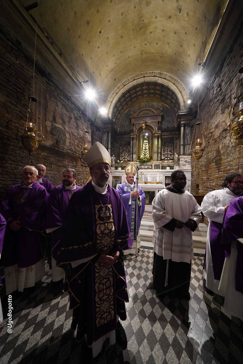 #4DICEMBRE Quarto giorno della #Novena in preparazione alla #Solennità dell'Immacolata e alla #Festa della Venuta, con la preghiera animata dall'Arcidiocesi di Fermo e dalla Diocesi di Macerata.
A presiedere  S.E. Mons. Rocco Pennacchio con Mons.  Nazzareno Marconi.