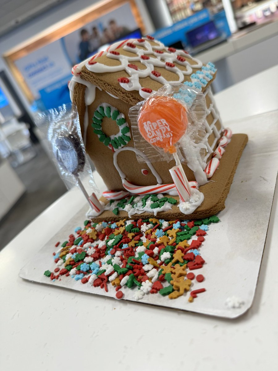 BerardChelsea's tweet photo. Enfield killing the gingerbread house game 💪🏽 🎄 @Auvino15 @firas_smadi @emilywiper https://t.co/hczJBlnv8t