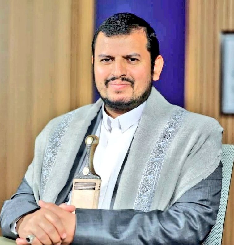 انا يمني

وهذا قائدي
والحمدالله

ومن حقي افتخر او ماقلتو.؟؟