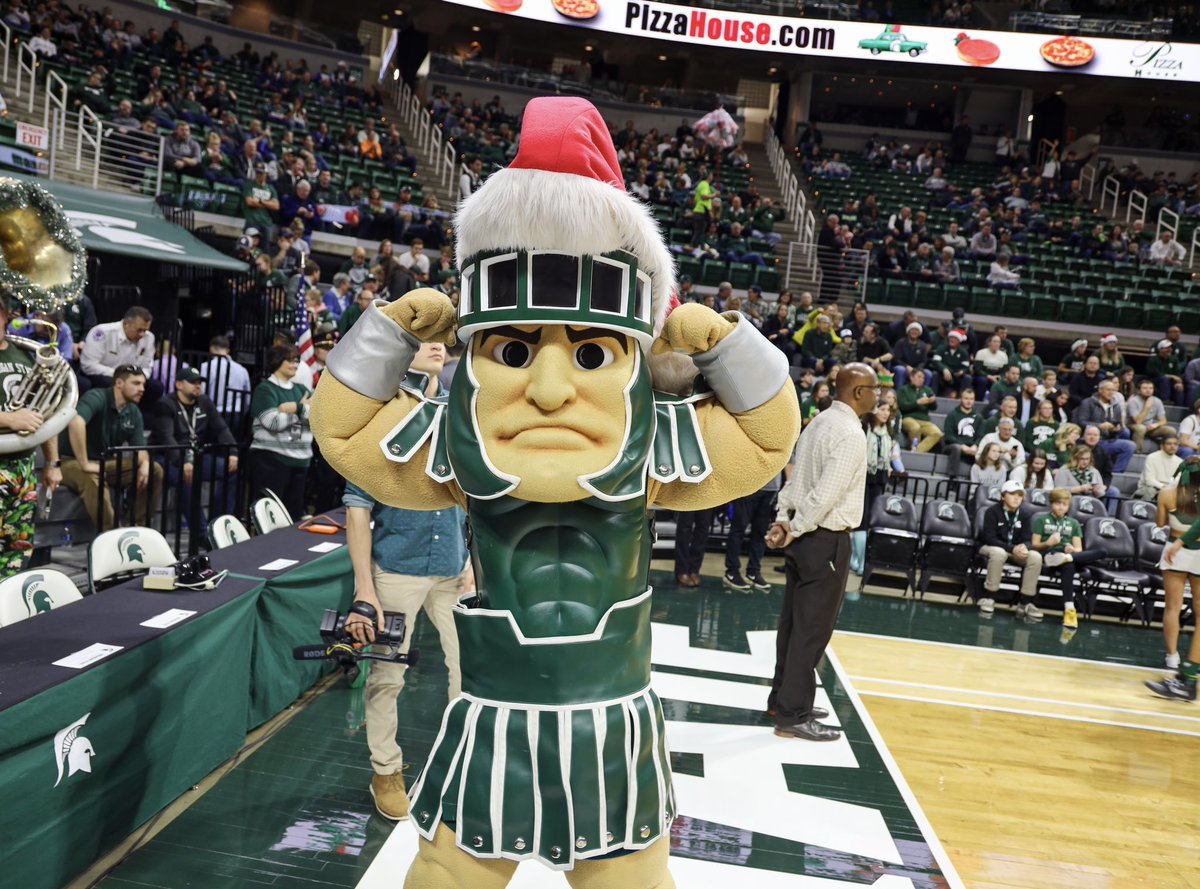 ThisistheIZZONE's tweet photo. ‘Tis the Season, IZZONE🎄

Join us tomorrow for our first B1G game of the year vs Wisconsin! Ugly sweaters, Santa hats, Christmas PJ’s… we want to see your holiday spirit! ☃️ 

Tip-off at 7:00 PM 

Arrive early &amp; bring the energy!!
#GoGreen https://t.co/6zFArL3tI9