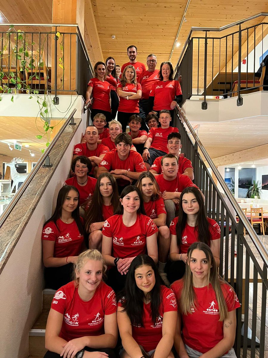Kadra Młodzieżowa kończy wspólne zgrupowanie Polska - Australia w Obertilliach💪🏻
W ramach projektu partnerskiego IBU trenerzy i zawodnicy mogli wymienić się doświadczeniami 😃.
Biathloniści w późniejszym etapie pojawią się jeszcze w Szklarskiej Porębie - Jakuszycach #biathlon