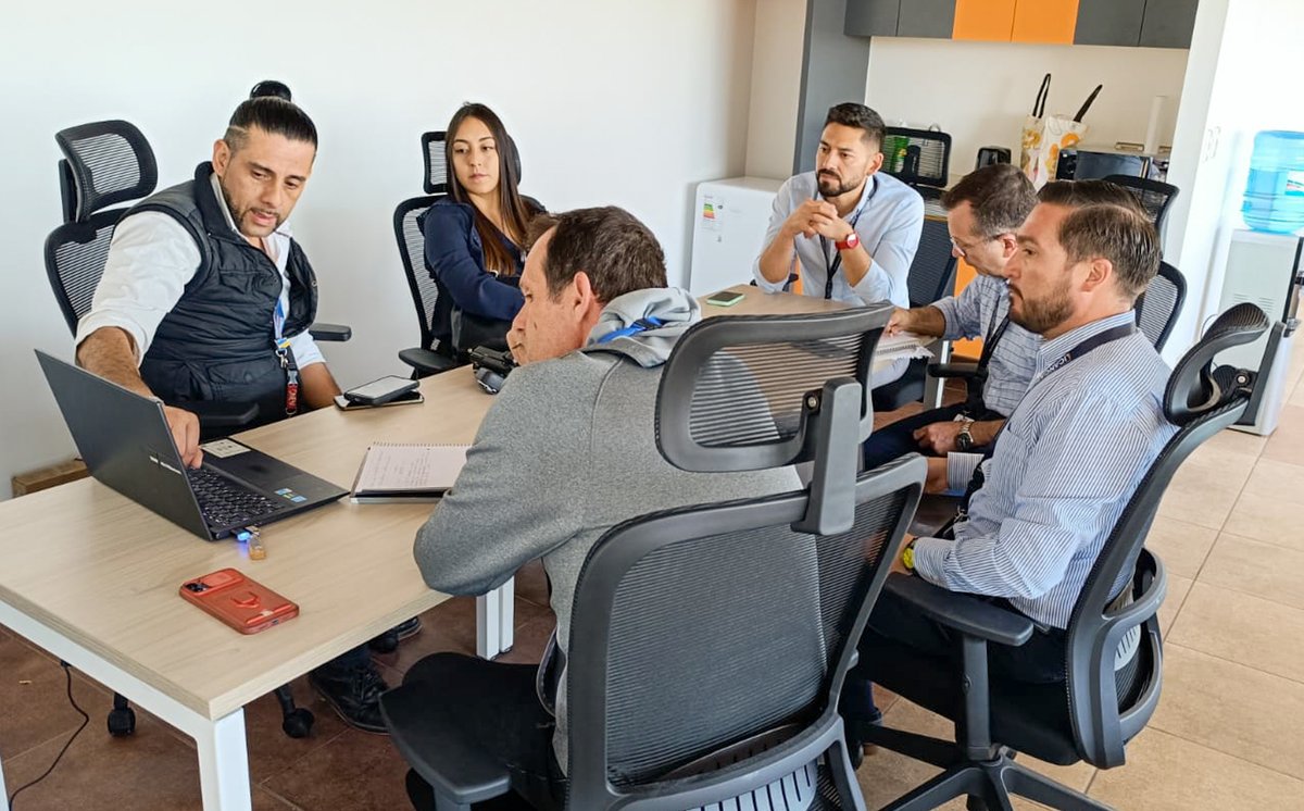 edu_licancabur's tweet image. ✨SLEP y @Senapred región #Antofagasta se coordinan a nivel central, #regional y #comunal. Directores de ambos servicios y sus equipos de trabajo participaron en una reunión de capacitación para fortalecer alianzas de cooperación🙏
📷Más información en tinyurl.com/2btb3aje 👈