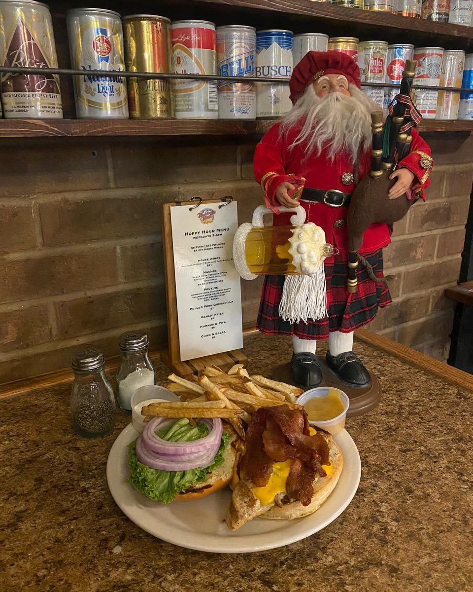We are OPEN! Stop by for lunch or dinner served until 9:00 PM!
Lunch special~ Cheddar Bacon Jalapeño Chicken sandwich! ##mondayfunday #northendboise #highlandshollowbrewhouse #familyfriendly #eatlocal