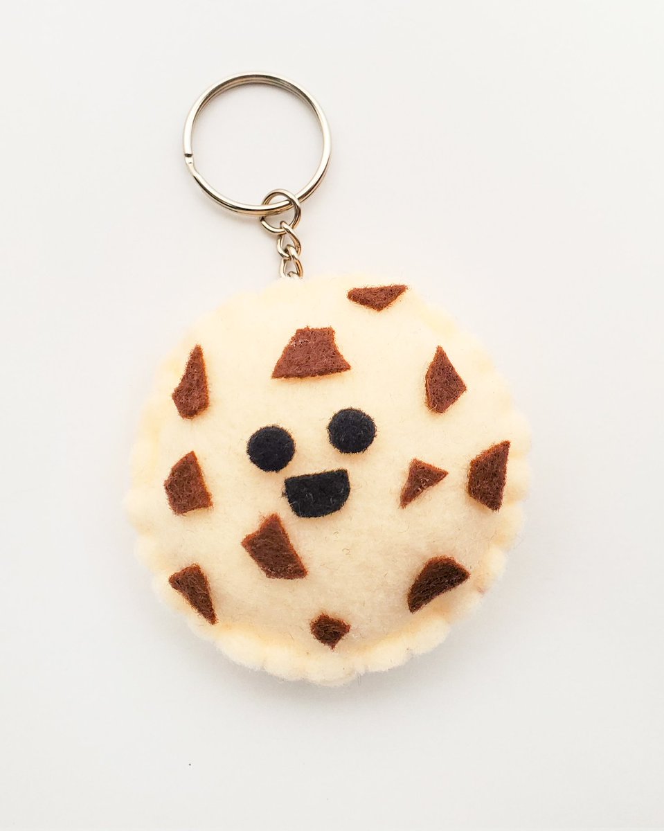 It's National Cookie Day 🍪! Chocolate Chip Cookie 🍪 Felt Keychain 🤎😋
etsy.com/listing/116617…
#EtsySeller #HandmadeHour #giftideas #womaninbizhour #NationalCookieDay #cookies #chocolatechip #Foodies #foodlovers #keychain #HolidayShopping #Christmas #holidayseason #MondayMood