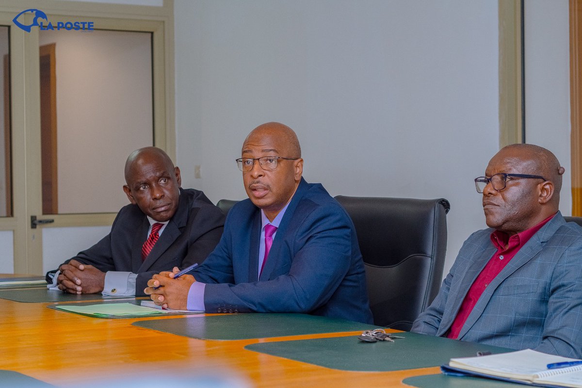 poste_sa's tweet photo. Le PDG de La Poste SA, Jean Éric RAYNARD NDAMA, et le Président de PAY REM GROUP, André BOUASSA, ont tout dernièrement matérialisé leur convergence d’intention dans le développement de produits et services financiers à forte valeur ajoutée, par la signature d’un MoU.
#Gabon https://t.co/qVGu4UwfGg