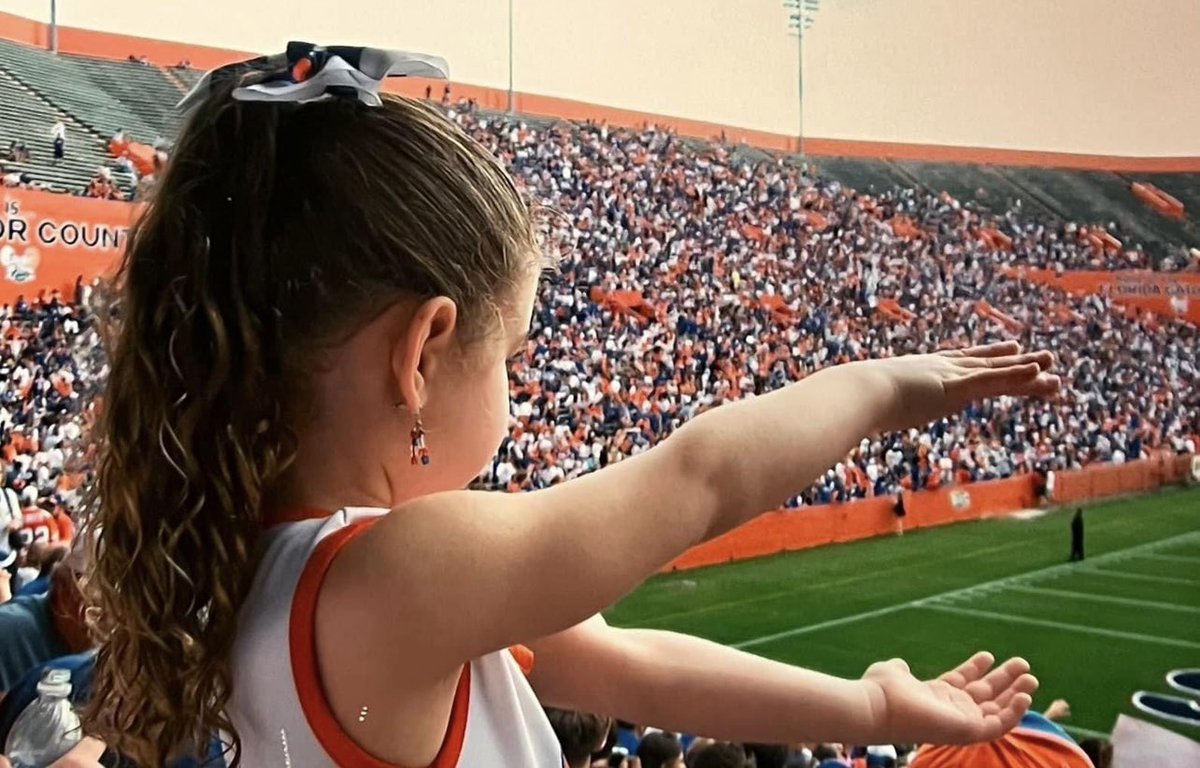 Kelseysparks's tweet photo. What a full circle moment it has been to be able to cheer in BHG! Forever grateful for this opportunity! Go gators always 💙 #gatorscheer #GoGators #floridagators #Florida https://t.co/kX6520gv9y