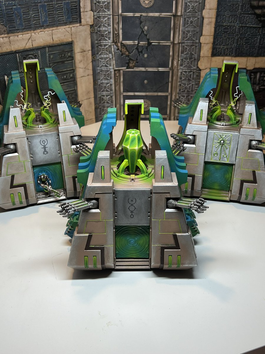 twmim's tweet photo. @elementgames_ng Some old school monoliths https://t.co/IZhZzA0fZ1