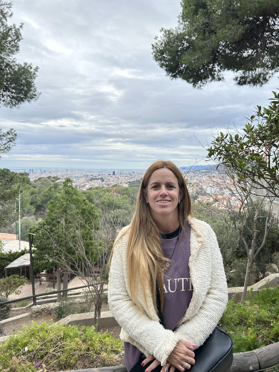 inevelasques's tweet photo. Hoy fui de visita a la @EscolaVirolai. Muchas gracias @entrena_sandra quien me enseñó su proyecto educativo y a los alumnos de secundaria que me mostraron su colegio con tanta pasión. https://t.co/SxelN7uRms