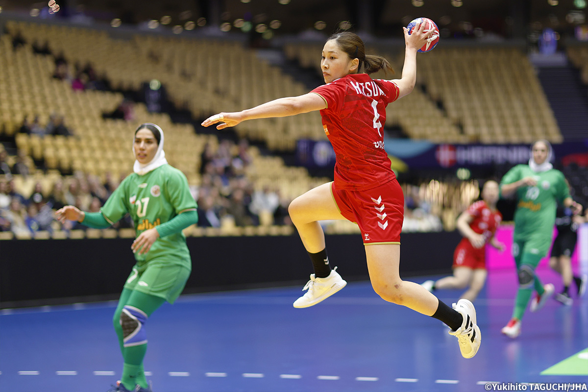 JHA_national's tweet photo. 📸Game photos📸

🇯🇵日本代表 42-10 イラン代表🇮🇷

---Next match---

🏆第26回女子世界選手権
⚔️メインラウンド第1戦
📅12/7(木) 28:30-〔翌4:30〕
🆚グループE・1位

試合日程⏬
https://t.co/iWqyeEcvUz

#おりひめジャパン
#DENNORSWE2023
#ハンドボール日本代表 https://t.co/LbQzWeeQOt