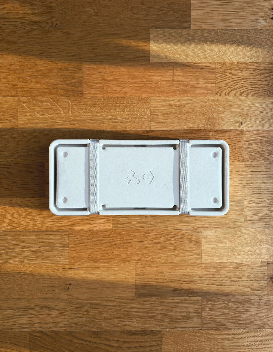 ilyamiskov's tweet photo. Even their packaging is a masterpiece https://t.co/bnKLm5ExWO