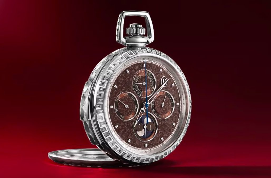 cppluxury's tweet image. Parmigiani Fleurier unveils L’Armoriale Pocket Watch piece-unique, one-of-a-kind

cpp-luxury.com/parmigiani-fle… 

#ParmigianiFleurier #LArmoriale #PocketWatch #luxurywatches #watches #luxury #watchmaker #pieceunique #oneofakind @parmigianiwatch