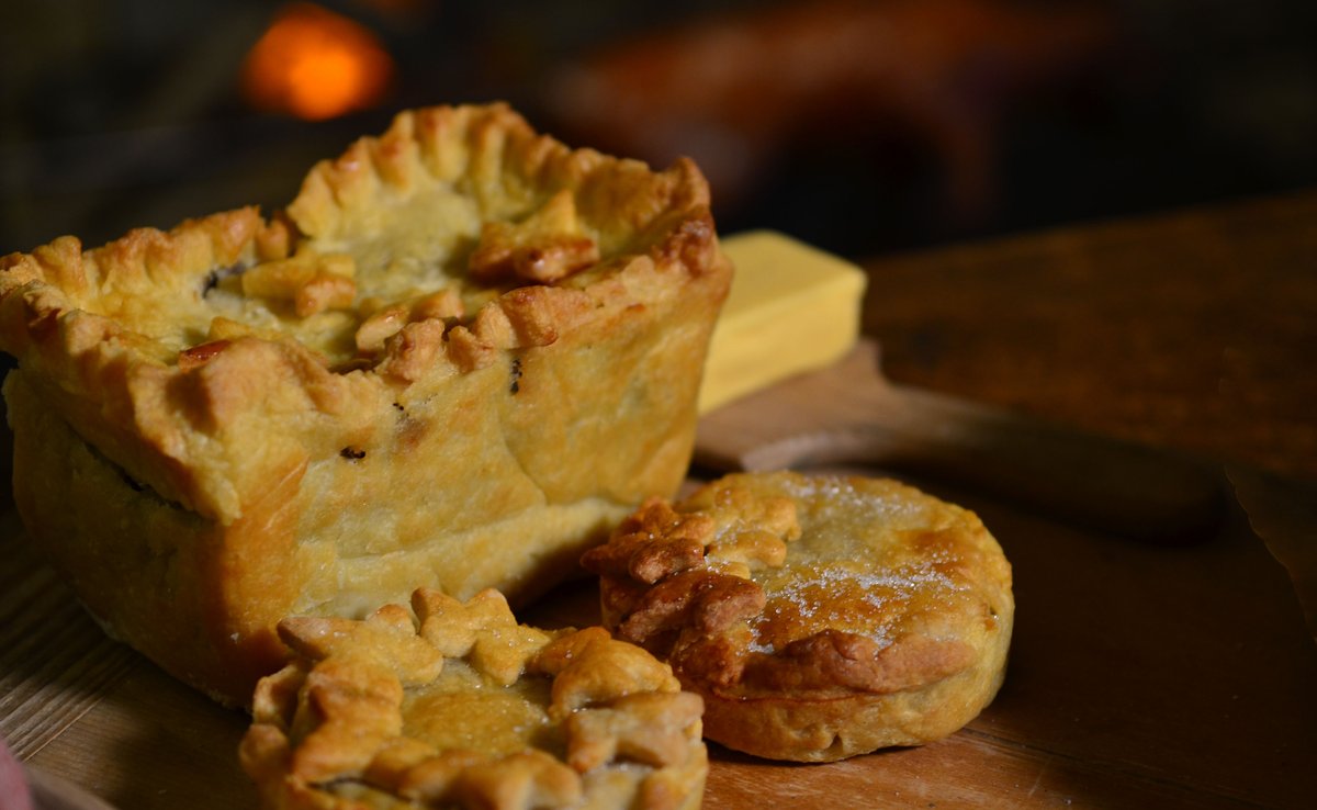Mince pies once contained real meat - the mix of meat, fruit &amp; spices is thought to be of Middle Eastern origin, brought back by crusading knights. The pies were oblong - in imitation of Christ's manger but often referred to as 'coffins'. #MythologyMonday #folklore #history
