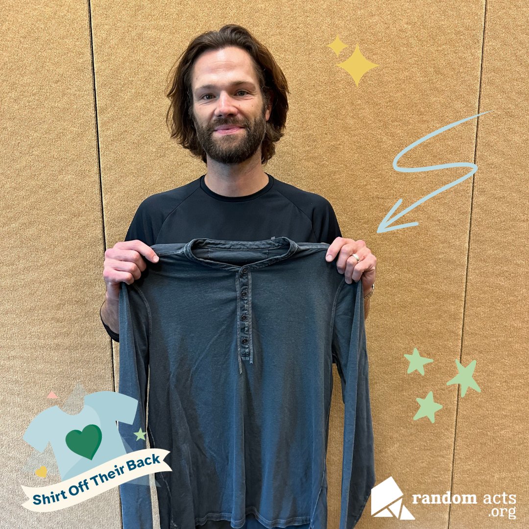 RandomActsOrg's tweet photo. We all have a love-hate relationship with the color grey (grey hairs we're talking to you). But Jared (@jarpad) and grey shirts? That's love all the way! Pick your favorite. #ShirtOffTheirBack https://t.co/memR8RSQHG https://t.co/moshJ8oj4e
