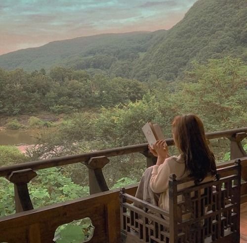 softdeIicacy's tweet photo. books and nature. https://t.co/1wWK5K19aj