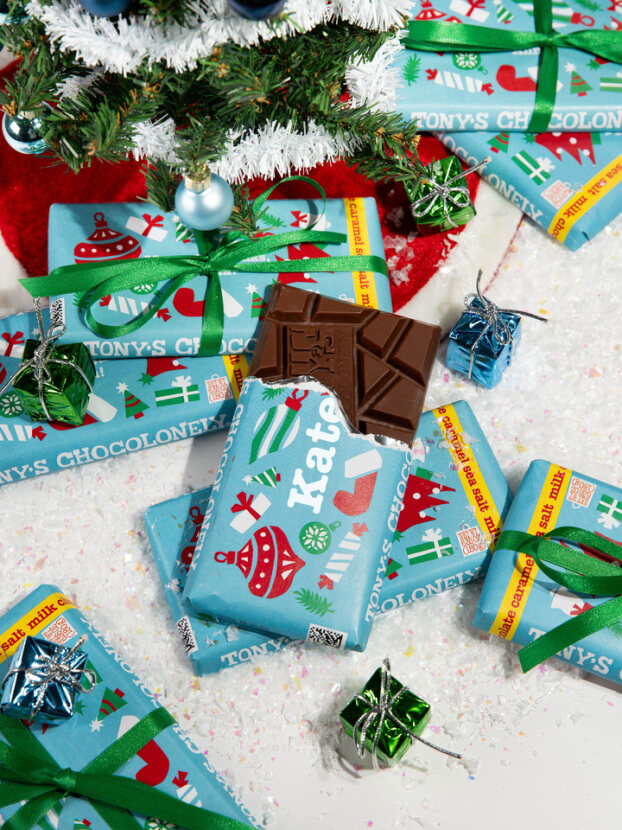 We’re wishin’ you the merriest Christmas🎄.. filled with lots of choco cheer We got ya covered with custom choco bars sure to make all your folks feel special🥰 You can design your own custom Christmas bars with our NEW templates available in our choco shop🍫