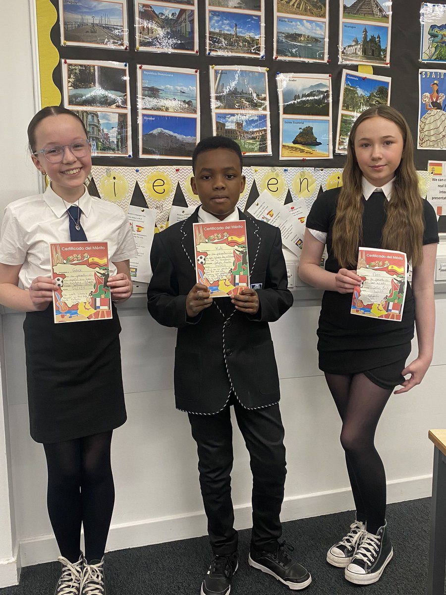 Our S1 pupils recently completed some fabulous ‘All about me’ Presentations in Spanish.  We have awarded merit certificates to those pupils who really embraced the task and went that extra mile!  Look out for more smiling faces this week🇪🇸🎉🇪🇸🎉<a href="/ndhs1/">Notre Dame HS, Greenock</a>