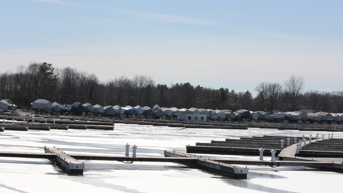 westmarine's tweet image. Navigating the winter waters with confidence! ❄️⚓️
Learn how to choose the right antifreeze for your boat now: bit.ly/484ppzc
#winterizing #antifreeze