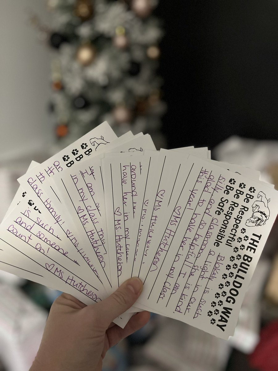 HutchesonKaylee's tweet photo. Positive postcards ready to be sent out✅
My favorite Hawthorne tradition! #HelpingEveryoneSucceed https://t.co/1lWzCDyk0Z