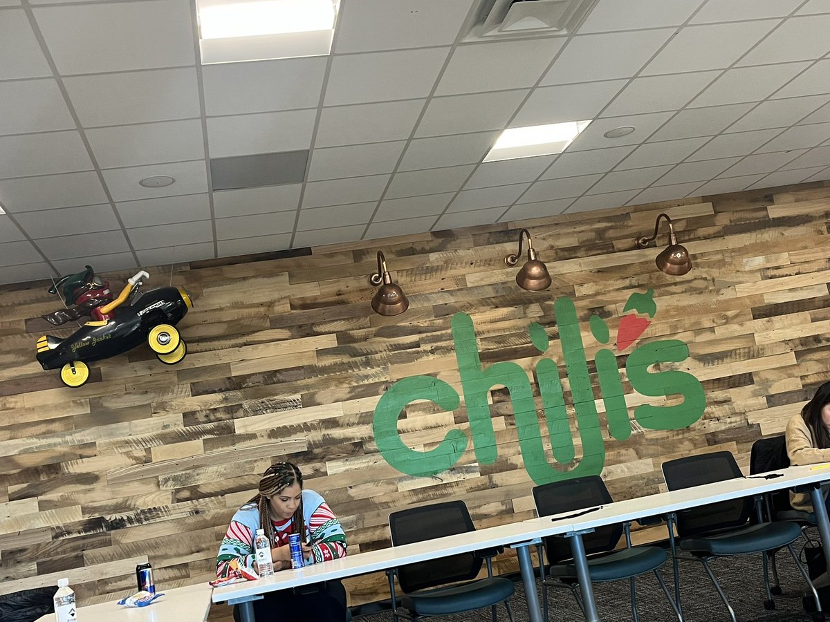 Megan Riley tweet media