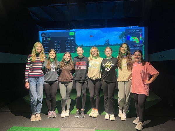 donfilips27's tweet photo. Big Money Monday @XGolfBroadviewH for the @NRGirlsGolf team! Rena earns the Big Money $ chain for most pars! #nextshot #LetItRip @NRAthletics https://t.co/bViEItD5S6
